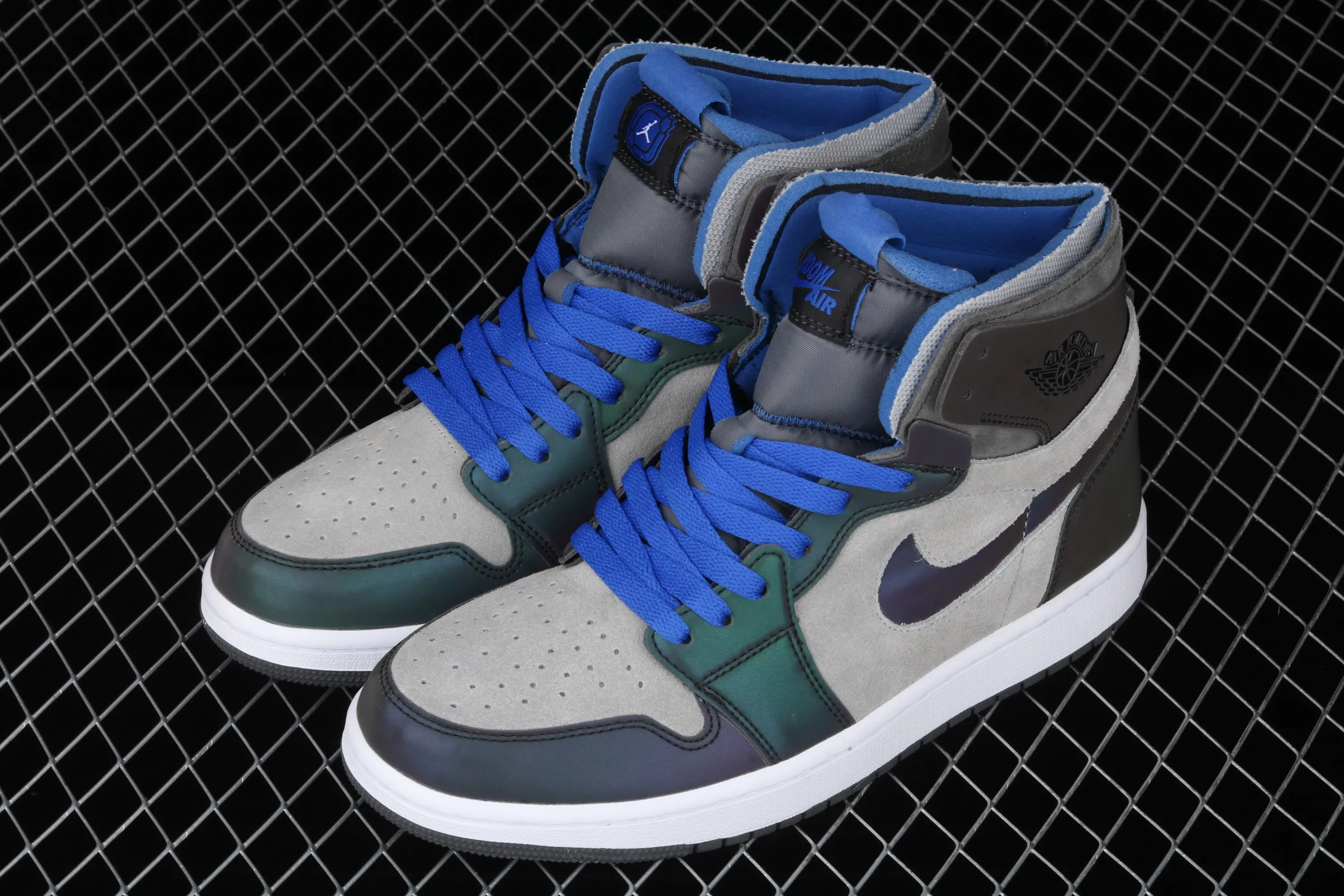 All categories Air Jordan Jordan series basketball shoes Air Jordan 1 High Special offer LPL x Air Jordan 1 Zoom Comfort "Iridescent" AJ1 Joe 1 joint League of Legends theme basketball shoes DD1453-001